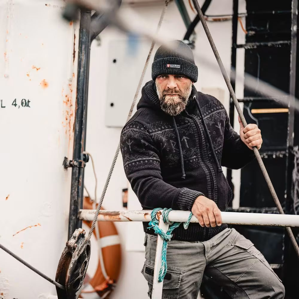 THOR STEINAR - knit jacket Runa black - vuorellinen neuletakki