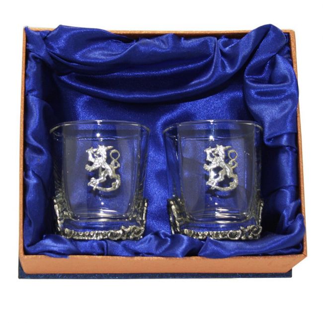 Suomileijona whiskylasipari (metallinen alaosa)