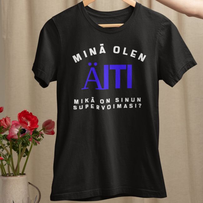 NAISTEN T-PAITA MUSTA - SUPERSANKARI ÄITI (1026)