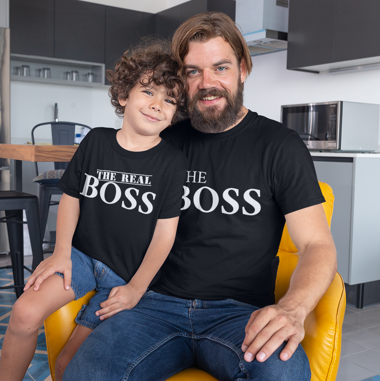 MIESTEN T-PAITA + LASTEN T-PAITA THE BOSS (00 316)