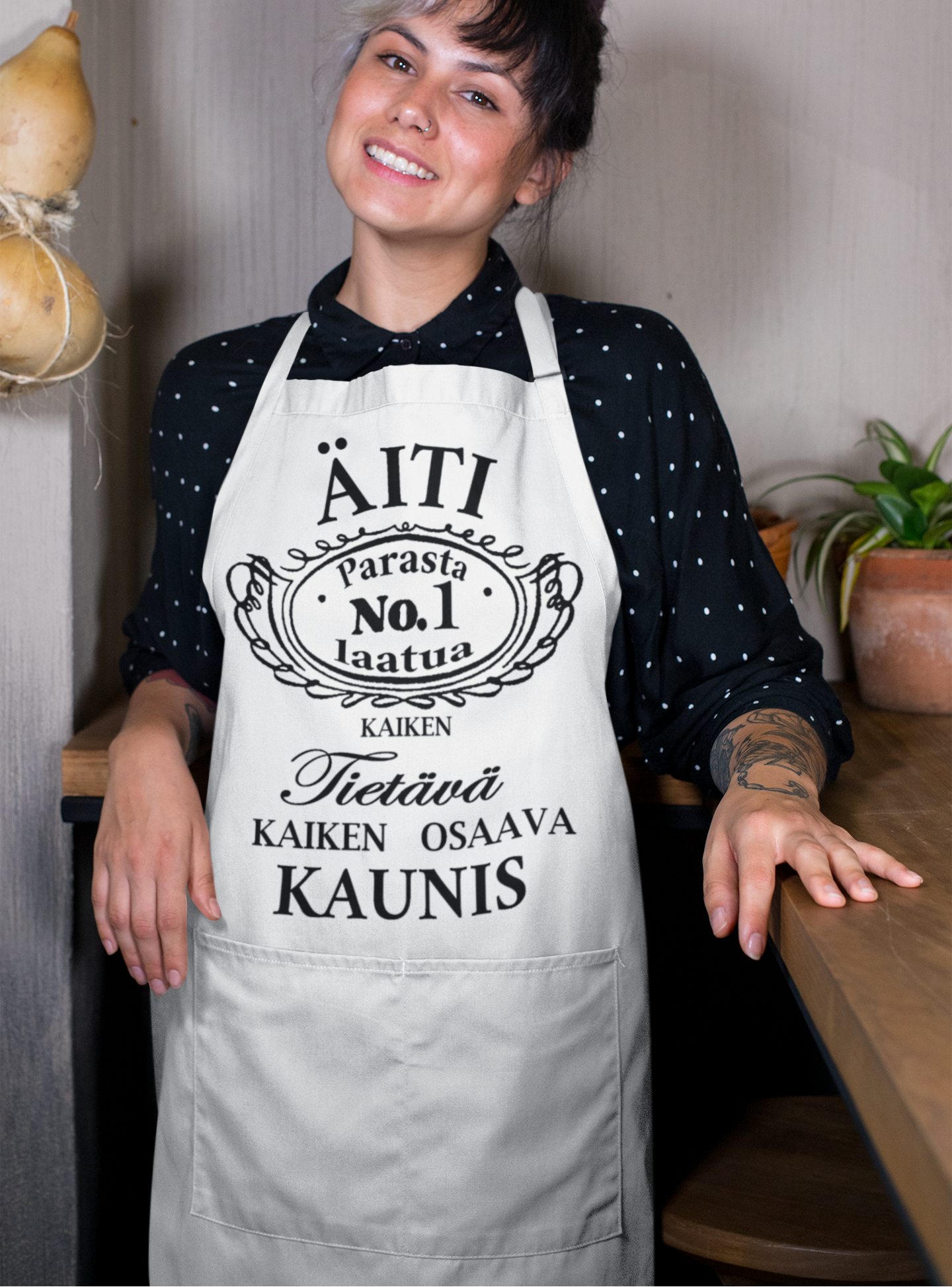 ESSU TASKULLA VALKOINEN  - ÄITI NRO.1