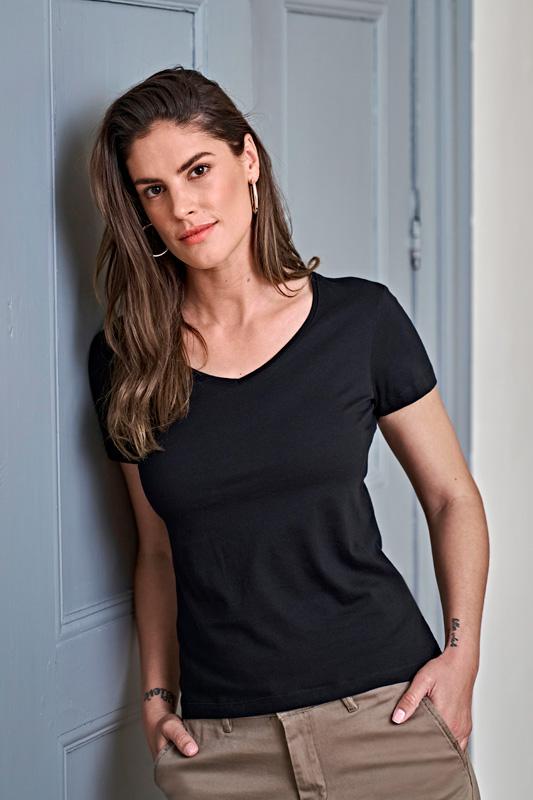 NAISTEN V-AUKKOINEN LUXURY TEE